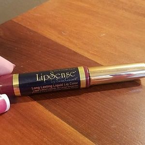 Lipsense lip gloss